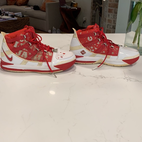 Nike LeBron James Zoom 3 - Picture 3 of 6